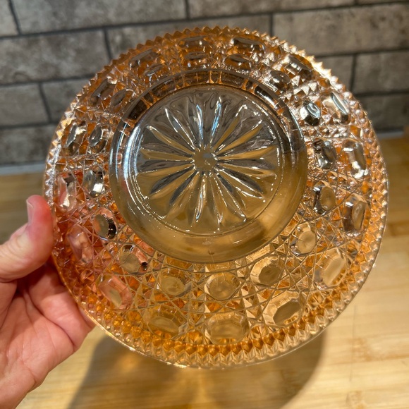 Vintage Peach Indiana Glass Bowl with Lid Windsor Pattern 7.5” x 5.25” - Picture 6 of 8